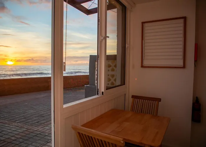 דירה Wave Shadows House Oceanfront - Bottom Floor